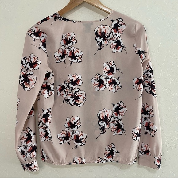 Ann Taylor pink floral button down long sleeve blouson Size XSP - Picture 2 of 6